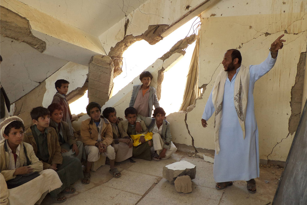 04-02-2015Yemen_School.jpg