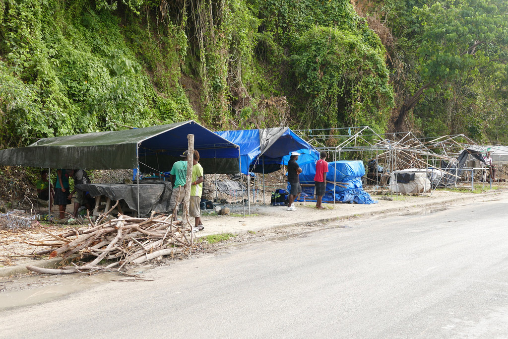 04-10-2015Vanuatu_Tourists.jpg