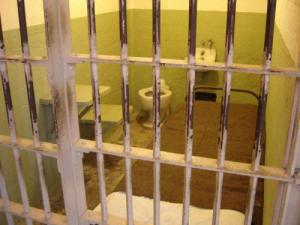 06-04-2012prisoncell_0_0.jpg