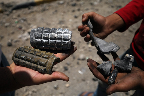 07-28-2015Yemen_Shrapnel.jpg