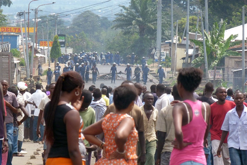 08-04-burundi-demonstrate_1.jpg