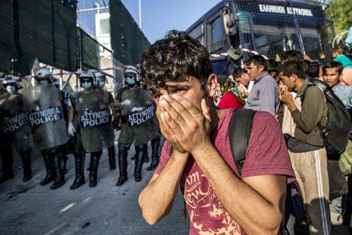 2015-10-eca-greece-refugees-3_0.jpg