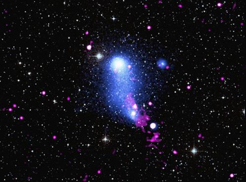 Bridge_between_galaxy_clusters_in_Abell_2384_pillars_0.jpg