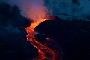 Kilauea_eruption_2018_pillars_0.jpg