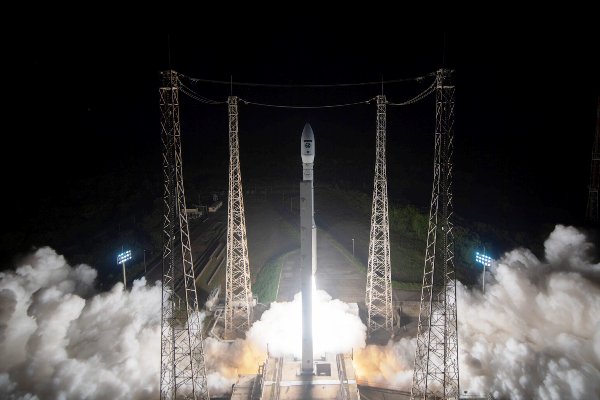 Liftoff_for_Sentinel-2C_pillars-esa1.jpg