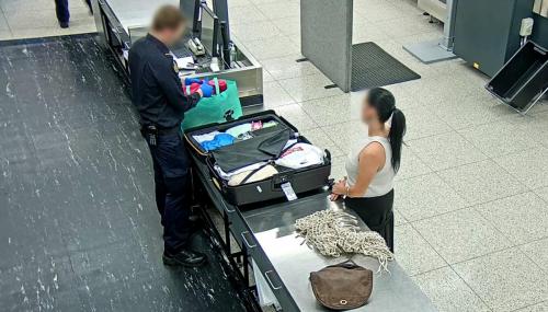 Portuguese woman bag search_1_0.jpg