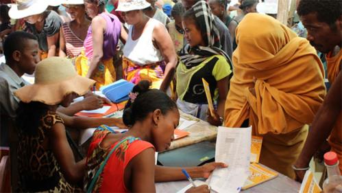 madagascar-alleviating-three-key-drivers-of-poverty-through-the-fiavota-cash-transfer-program-02-780x439_0.jpg