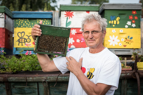 beekeeper.jpg