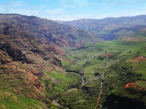 waimea-canyon_earthjustice_0.jpg